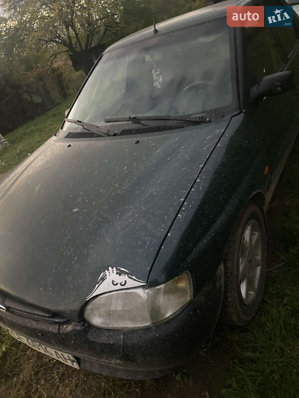 Хэтчбек Ford Escort 1996 в Луковцах