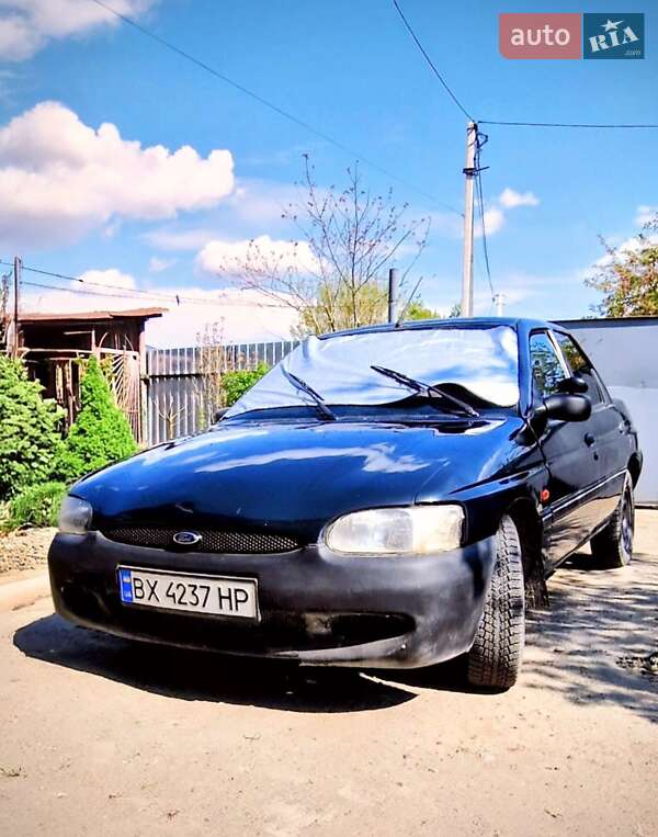 Седан Ford Escort 1998 в Ізяславі