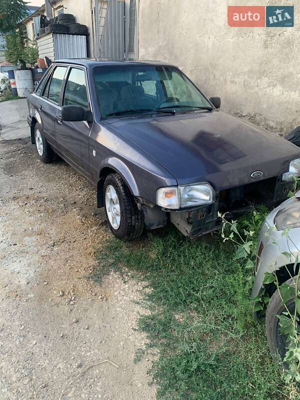 Хэтчбек Ford Escort 1989 в Одессе