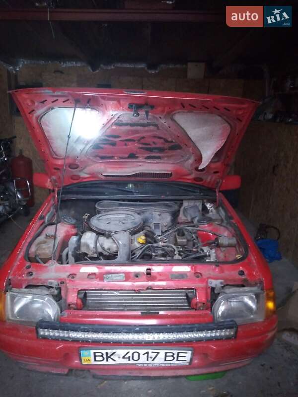 Хэтчбек Ford Escort 1987 в Клесовом фото 2 Хэтчбек Ford Escort 1987 в Клесовом