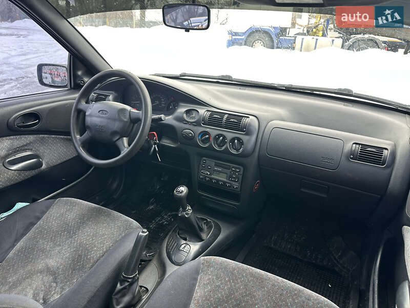Хетчбек Ford Escort 1997 в Шептицькому