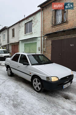 Седан Ford Escort 1997 в Києві