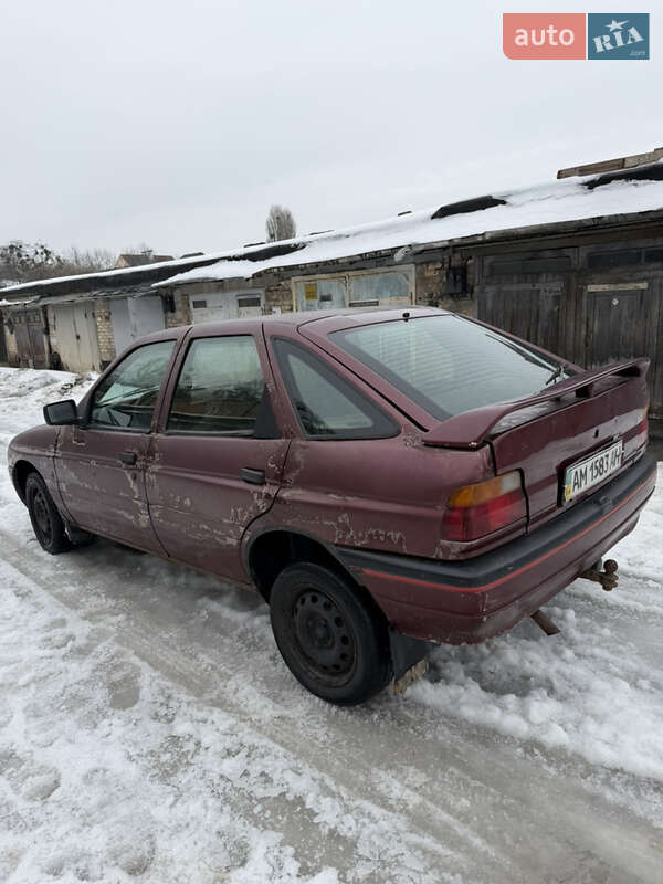 Ліфтбек Ford Escort 1991 в Києві фото 5 Ліфтбек Ford Escort 1991 в Києві