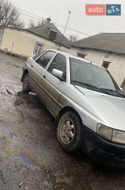Лифтбек Ford Escort 1990 в Новоукраинке