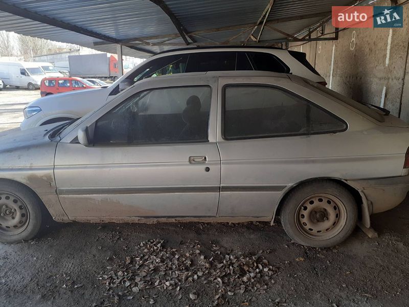 Хетчбек Ford Escort 1992 в Запоріжжі фото 5 Хетчбек Ford Escort 1992 в Запоріжжі