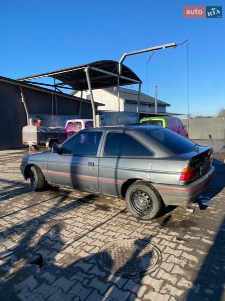 Хэтчбек Ford Escort 1991 в Красилове