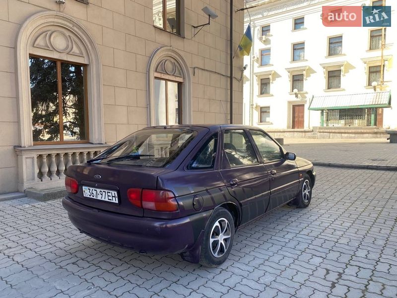 Хэтчбек Ford Escort 1995 в Запорожье