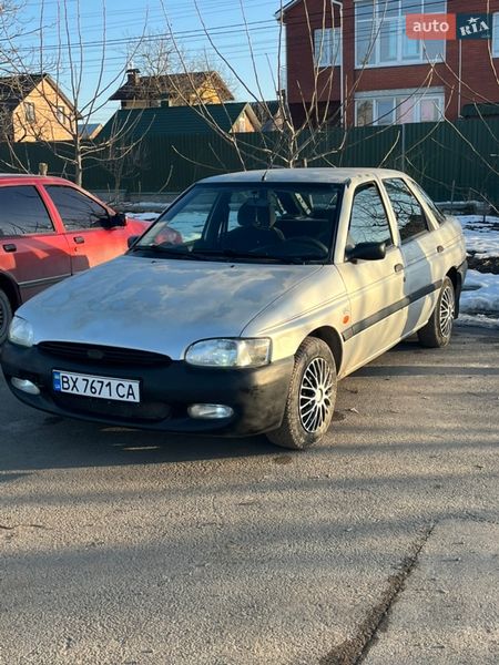 Хэтчбек Ford Escort 1996 в Хмельницком