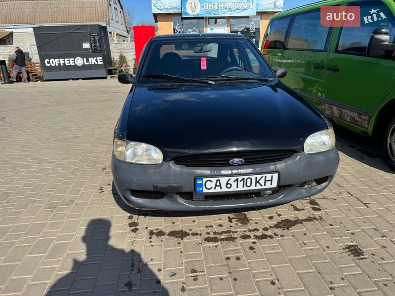 Хэтчбек Ford Escort 1997 в Городище