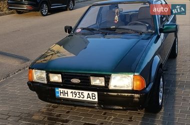 Хетчбек Ford Escort 1982 в Авангарді