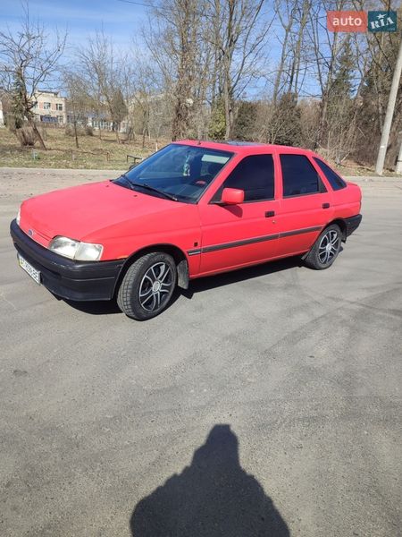 Седан Ford Escort 1992 в Ивано-Франковске