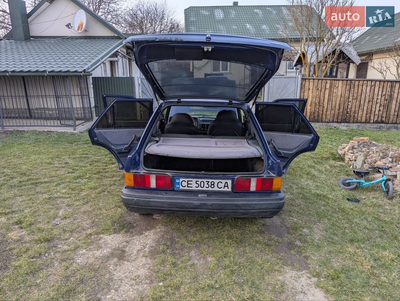 Хэтчбек Ford Escort 1988 в Великом Кучурове