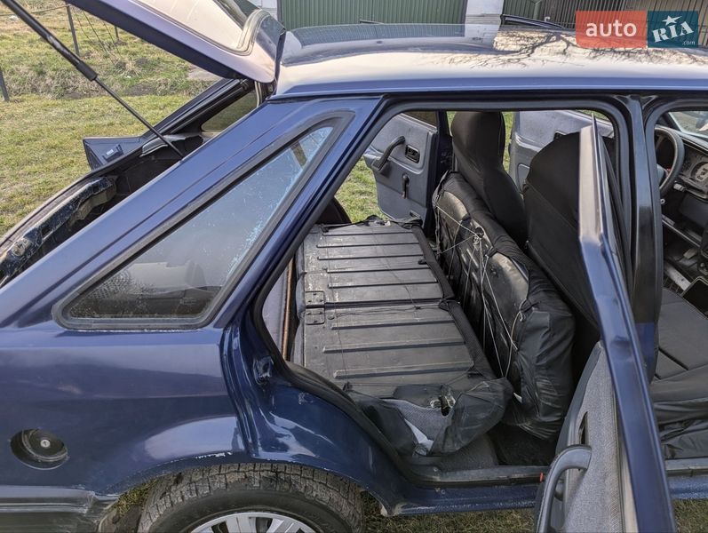 Хэтчбек Ford Escort 1988 в Великом Кучурове