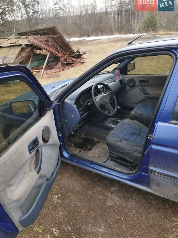 Хэтчбек Ford Escort 1991 в Ямполе фото 3 Хэтчбек Ford Escort 1991 в Ямполе