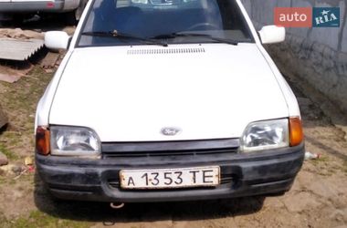 Хэтчбек Ford Escort 1990 в Залещиках