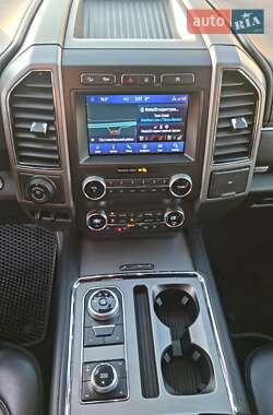 Внедорожник / Кроссовер Ford Expedition 2020 в 