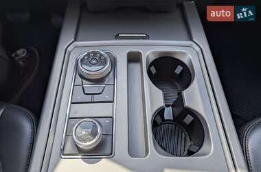 Позашляховик / Кросовер Ford Expedition 2019 в 