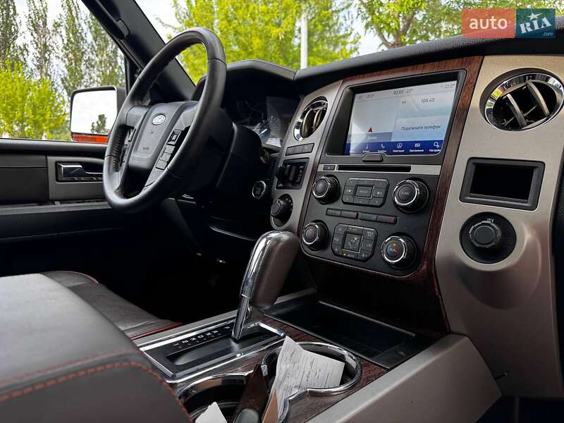 Позашляховик / Кросовер Ford Expedition 2016 в Дніпрі
