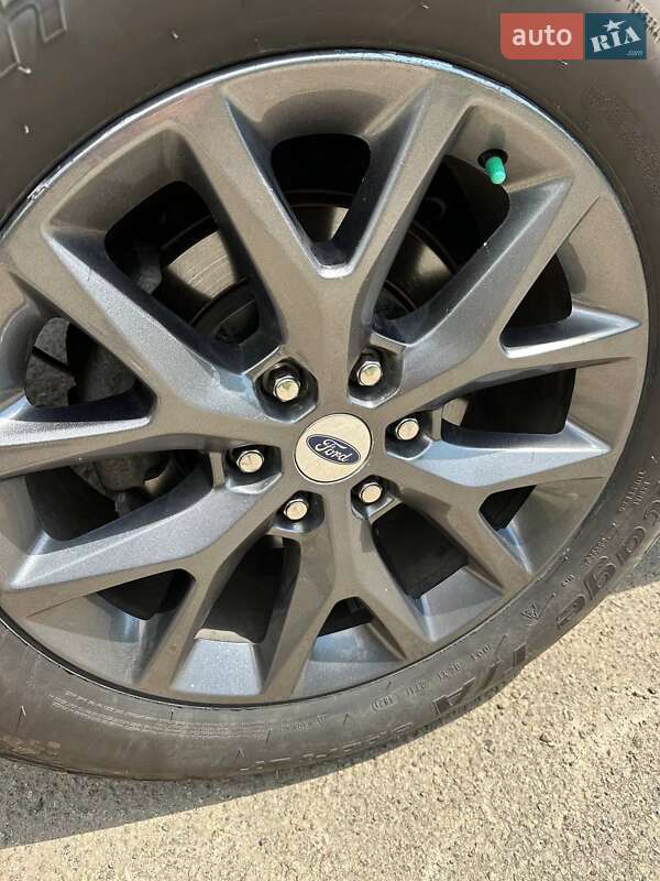 Внедорожник / Кроссовер Ford Expedition 2017 в Первомайске