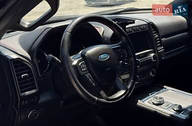 Внедорожник / Кроссовер Ford Expedition 2019 в 