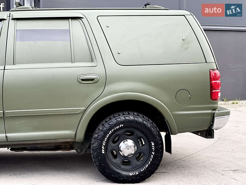 Внедорожник / Кроссовер Ford Expedition 1999 в Киеве
