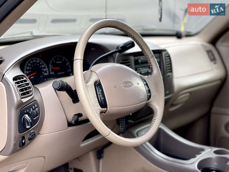 Внедорожник / Кроссовер Ford Expedition 1999 в Киеве