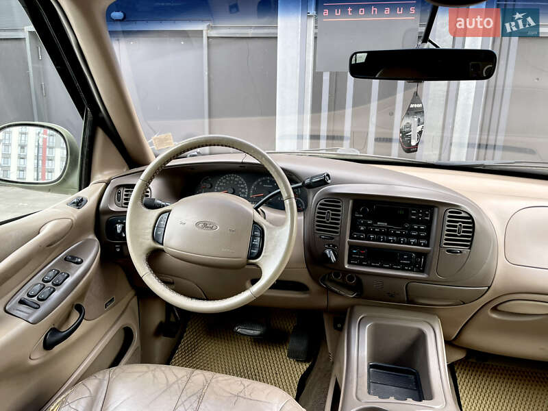 Внедорожник / Кроссовер Ford Expedition 1999 в Киеве