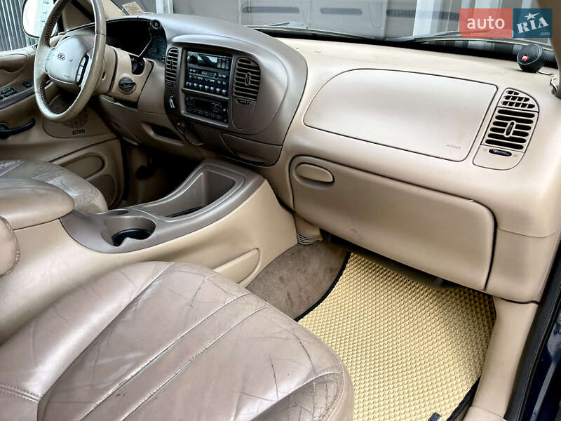 Внедорожник / Кроссовер Ford Expedition 1999 в Киеве