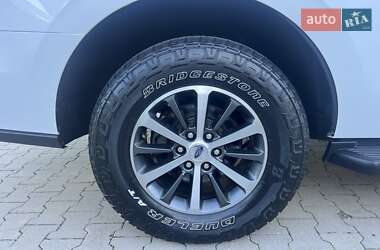 Позашляховик / Кросовер Ford Expedition 2019 в 