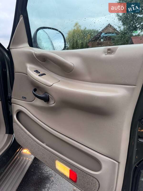 Внедорожник / Кроссовер Ford Expedition 2000 в Виноградове