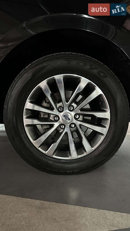 Позашляховик / Кросовер Ford Expedition 2018 в Дніпрі