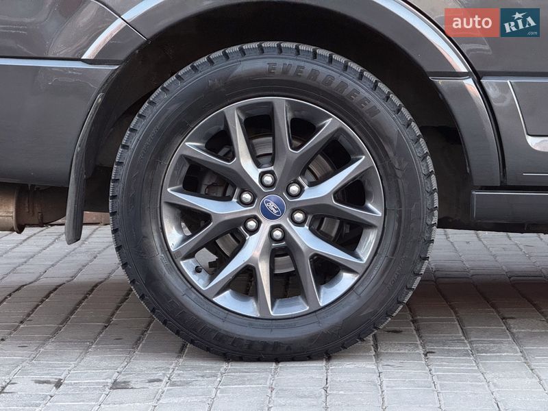Позашляховик / Кросовер Ford Expedition 2017 в Одесі