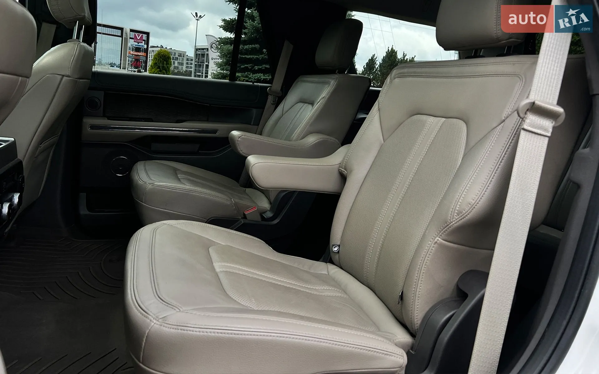 2020 Ford Expedition - мініатюра 27