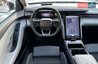 Внедорожник / Кроссовер Ford Explorer EV 2024 в 