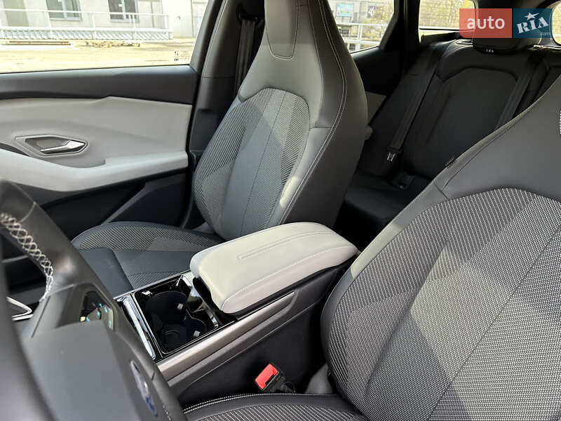 Внедорожник / Кроссовер Ford Explorer EV 2024 в Киеве фото 23 Внедорожник / Кроссовер Ford Explorer EV 2024 в Киеве