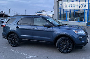 Позашляховик / Кросовер Ford Explorer 2018 в 