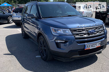 Позашляховик / Кросовер Ford Explorer 2018 в 