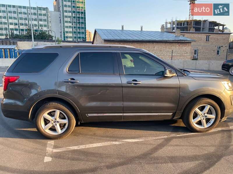 Внедорожник / Кроссовер Ford Explorer 2016 в Киеве