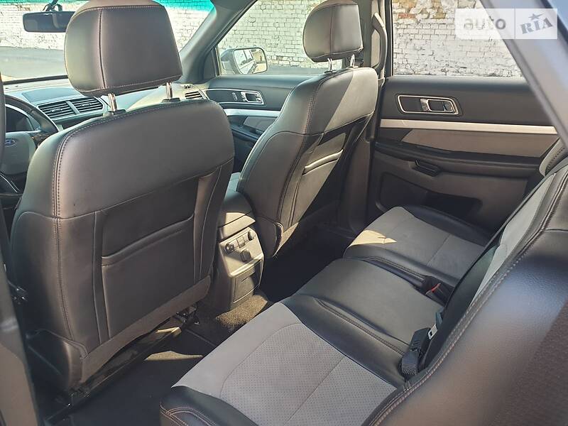 Позашляховик / Кросовер Ford Explorer 2016 в Києві