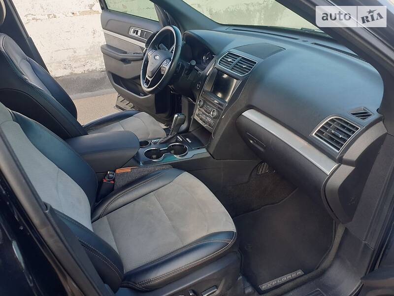 Позашляховик / Кросовер Ford Explorer 2016 в Києві