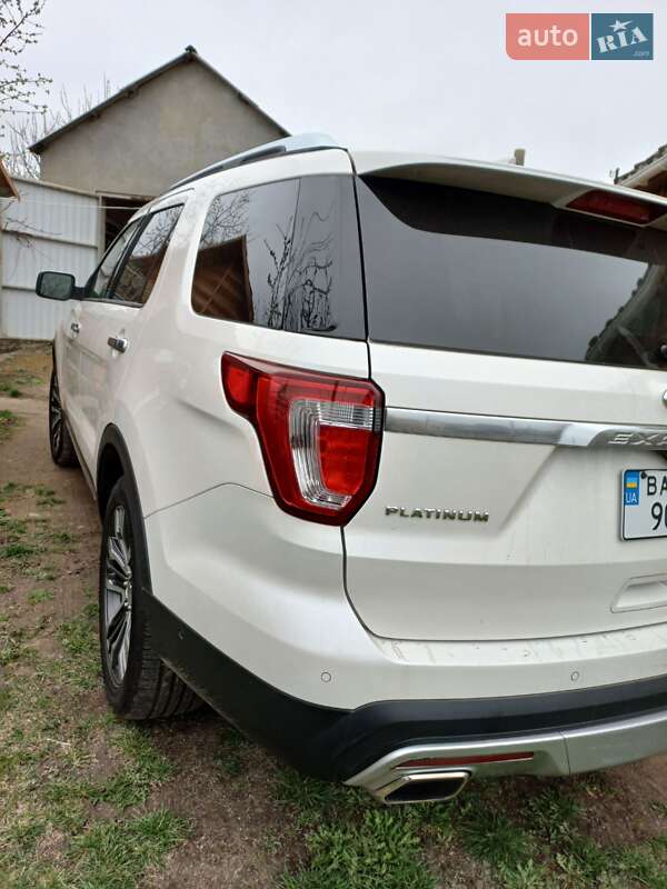 Позашляховик / Кросовер Ford Explorer 2016 в Первомайську