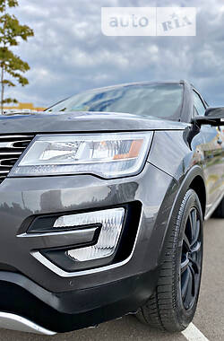Внедорожник / Кроссовер Ford Explorer 2016 в Ровно