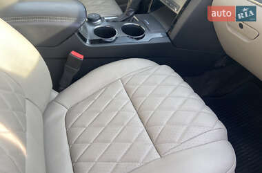 Внедорожник / Кроссовер Ford Explorer 2011 в 