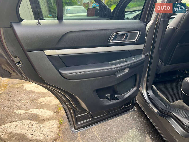 Внедорожник / Кроссовер Ford Explorer 2016 в Днепре