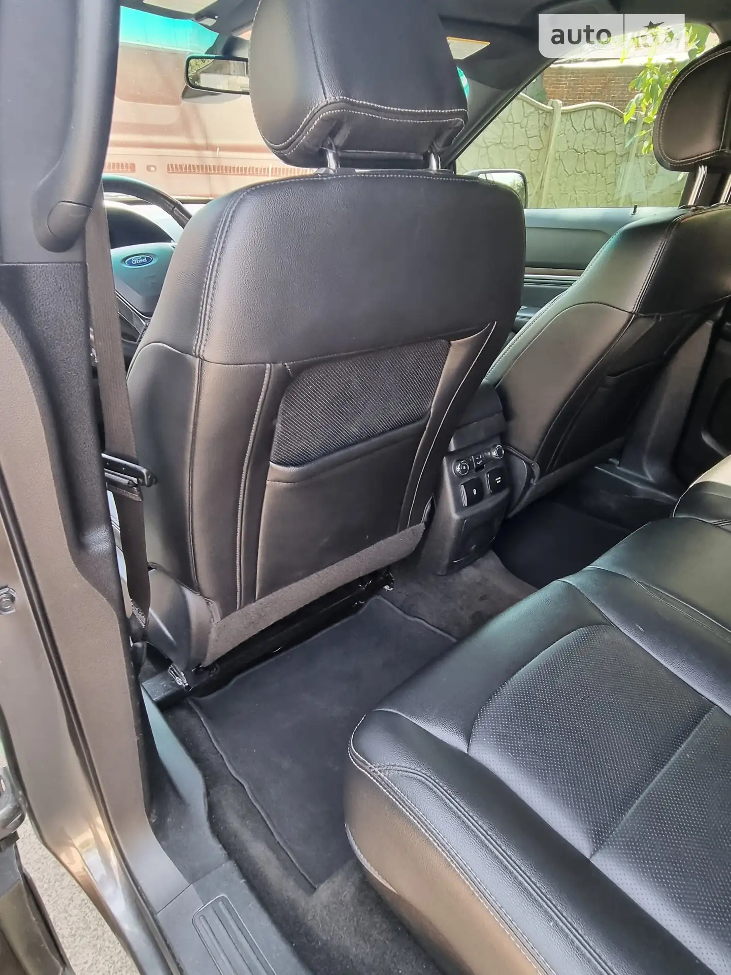 2015 Ford Explorer - мініатюра 4