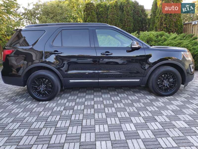 Позашляховик / Кросовер Ford Explorer 2017 в Києві