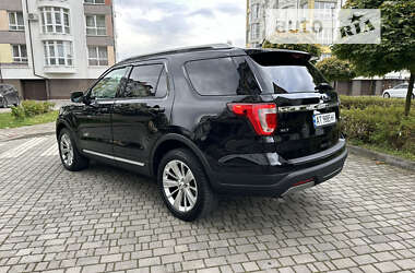 Позашляховик / Кросовер Ford Explorer 2018 в 