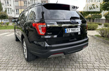 Позашляховик / Кросовер Ford Explorer 2018 в 