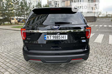 Позашляховик / Кросовер Ford Explorer 2018 в 