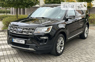 Позашляховик / Кросовер Ford Explorer 2018 в 